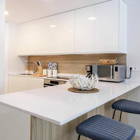 Apartment Vg- 2 Bedroom In Luxury Development *