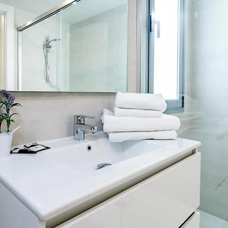 Vg- 2 Bedroom In Luxury Development Apartment *
